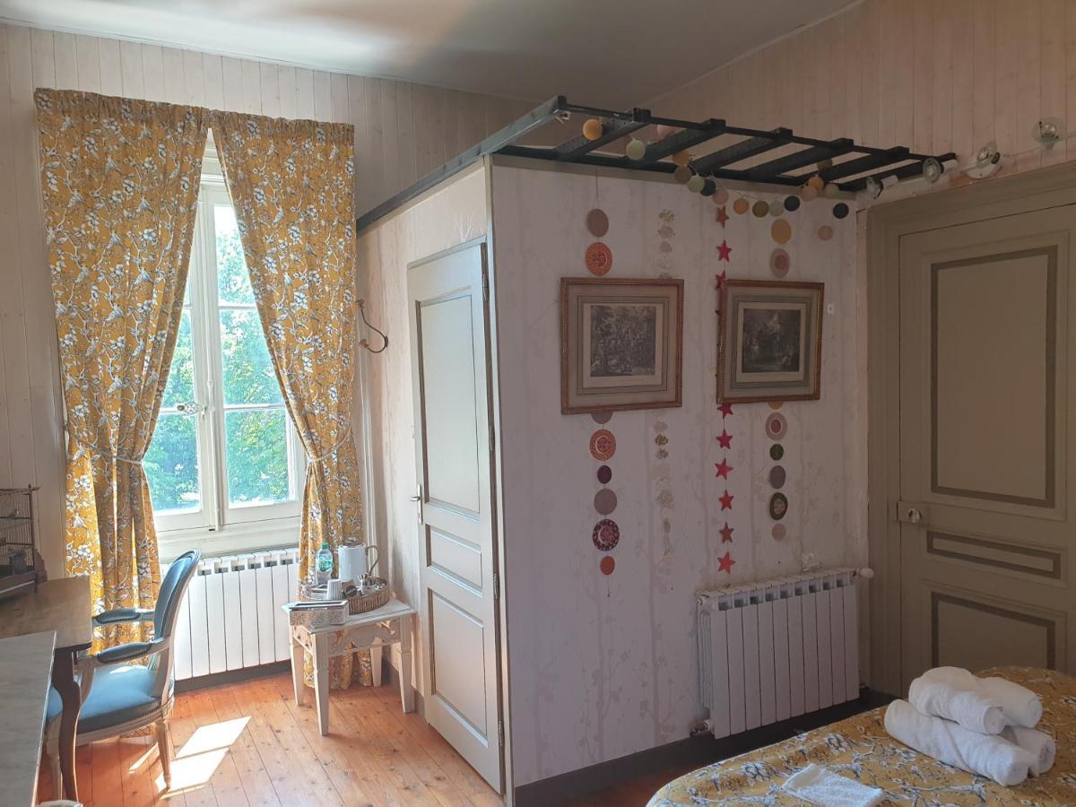 Chateau De Saint Bonnet Les Oules Экстерьер фото